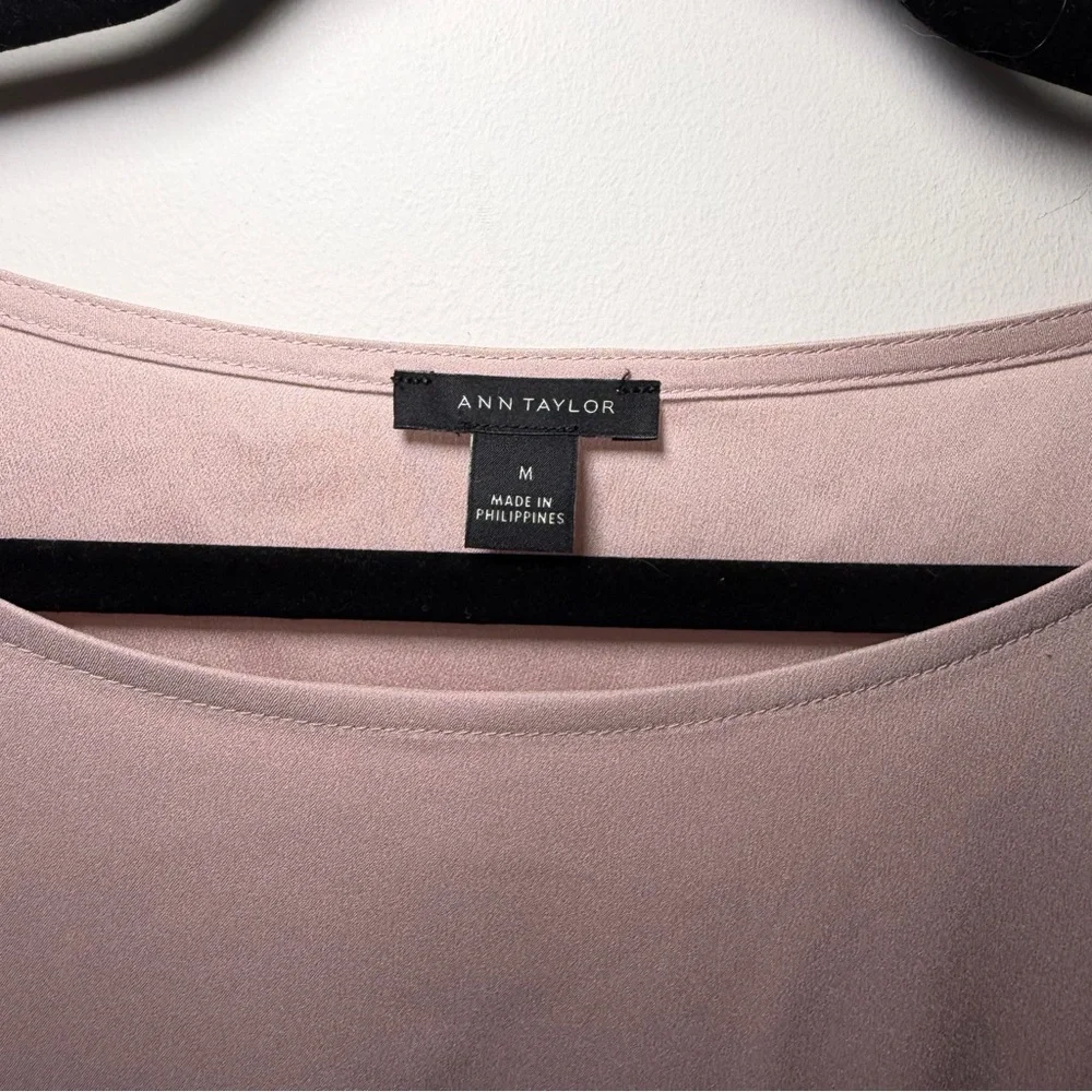 Ann Taylor women’s Mauve Tie-Waist Blouse Short Sleeve oversized Flowy Top in M - Picture 3 of 7